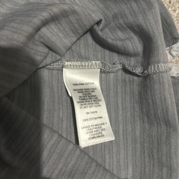 Vineyard Vines men’s Island polo. Size L. Gray striped. Great condition - Picture 4 of 4